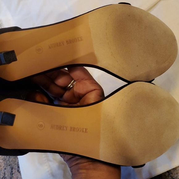 Audrey Brooks Black Suede Heels NWOB - Picture 7 of 7